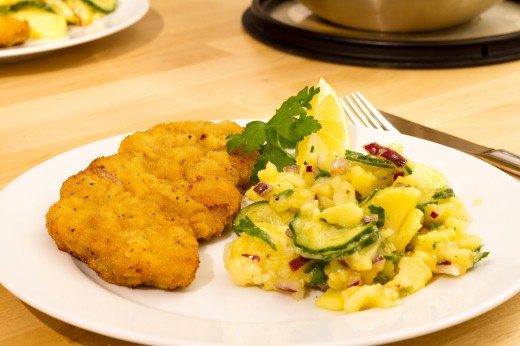 Kureci rizek with potato salad