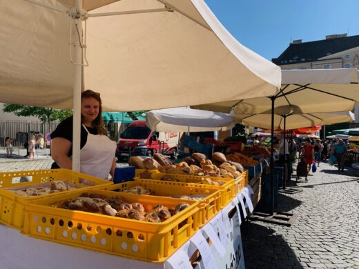The market also offers pastries and baked goods!