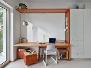 Dedicated workspace inside a fully furnished studio apartment at Fellows Jaselská in Brno
