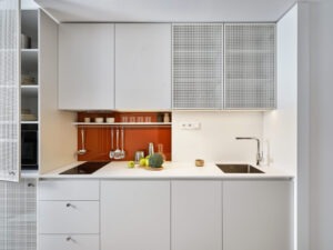 Fully equipped kitchen in a premium studio apartment for rent at Fellows Jaselská in Brno.